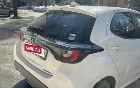 Toyota Yaris, 2020 год, 1 100 000 рублей, 7 фотография
