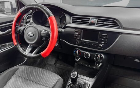 KIA Rio IV, 2017 год, 1 299 900 рублей, 8 фотография