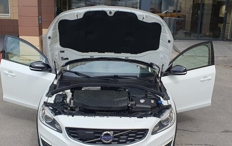 Volvo V60 Cross Country II, 2016 год, 2 250 000 рублей, 2 фотография