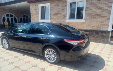Toyota Camry, 2018 год, 3 100 000 рублей, 4 фотография