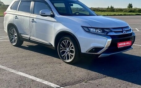 Mitsubishi Outlander III рестайлинг 3, 2017 год, 1 526 000 рублей, 1 фотография