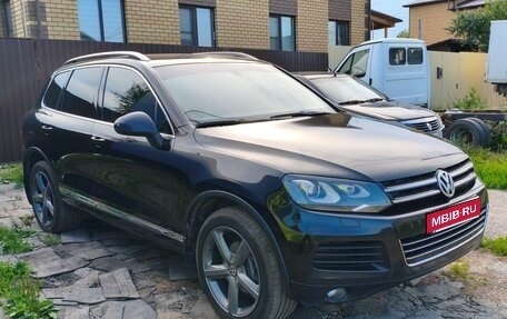 Volkswagen Touareg III, 2011 год, 1 880 000 рублей, 1 фотография