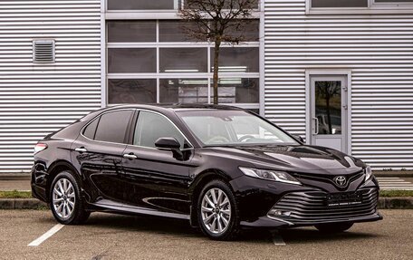 Toyota Camry, 2019 год, 1 895 000 рублей, 3 фотография