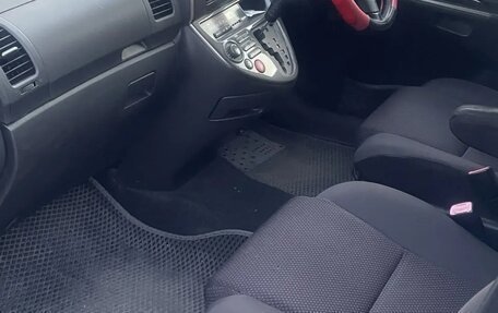 Toyota Wish II, 2005 год, 680 000 рублей, 6 фотография