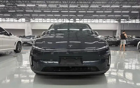 Tesla Model Y I, 2025 год, 6 110 999 рублей, 2 фотография