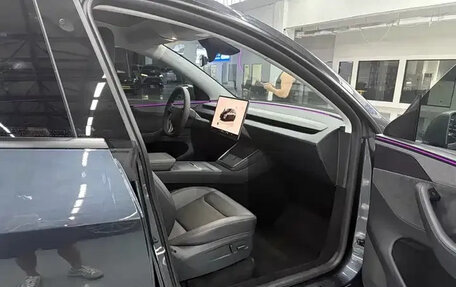 Tesla Model Y I, 2025 год, 6 110 999 рублей, 10 фотография