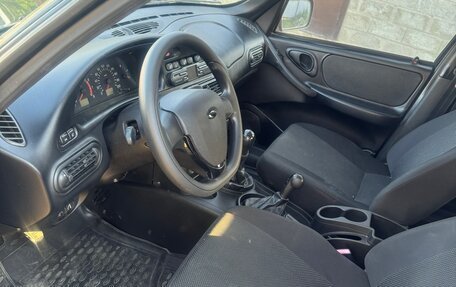 Chevrolet Niva I рестайлинг, 2012 год, 550 000 рублей, 5 фотография