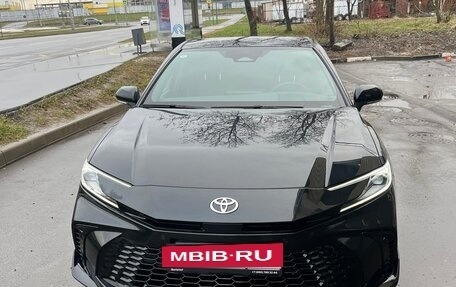 Toyota Camry, 2024 год, 3 900 000 рублей, 2 фотография