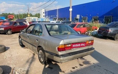 Nissan Primera II рестайлинг, 1992 год, 135 000 рублей, 5 фотография