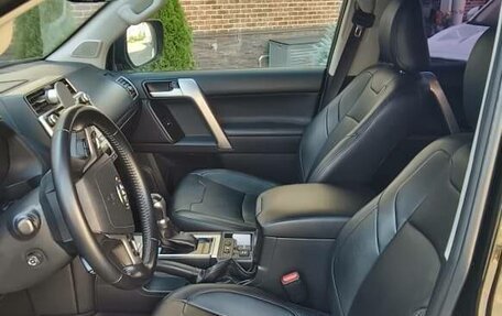 Toyota Land Cruiser Prado 150 рестайлинг 2, 2018 год, 4 650 000 рублей, 6 фотография