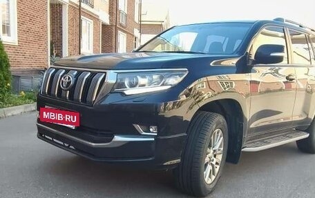 Toyota Land Cruiser Prado 150 рестайлинг 2, 2018 год, 4 650 000 рублей, 4 фотография