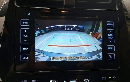 Toyota Prius IV XW50, 2018 год, 1 450 002 рублей, 10 фотография