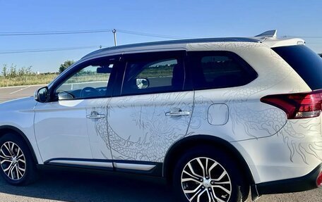 Mitsubishi Outlander III рестайлинг 3, 2017 год, 1 526 000 рублей, 3 фотография