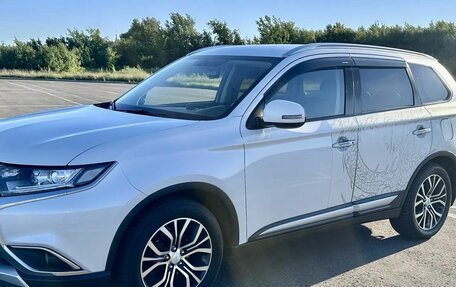 Mitsubishi Outlander III рестайлинг 3, 2017 год, 1 526 000 рублей, 2 фотография