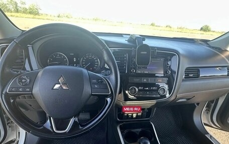 Mitsubishi Outlander III рестайлинг 3, 2017 год, 1 526 000 рублей, 5 фотография