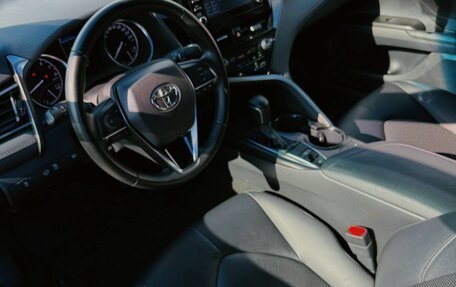 Toyota Camry, 2021 год, 2 750 000 рублей, 7 фотография