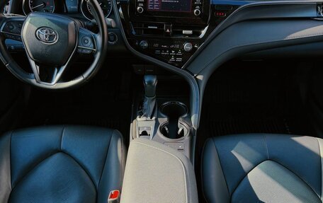 Toyota Camry, 2021 год, 2 750 000 рублей, 9 фотография