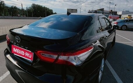 Toyota Camry, 2021 год, 2 750 000 рублей, 3 фотография