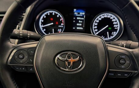 Toyota Camry, 2021 год, 2 750 000 рублей, 15 фотография