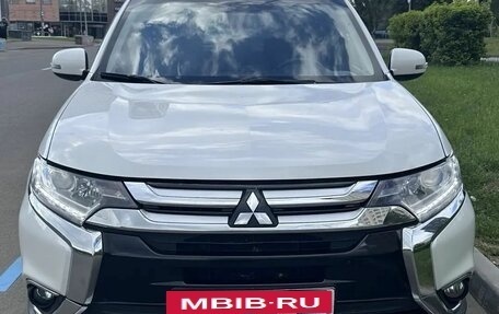 Mitsubishi Outlander III рестайлинг 3, 2017 год, 1 526 000 рублей, 7 фотография