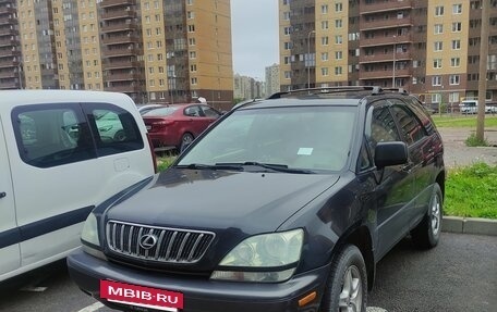 Lexus RX IV рестайлинг, 2000 год, 850 000 рублей, 2 фотография