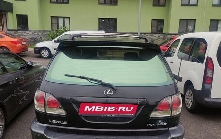 Lexus RX IV рестайлинг, 2000 год, 850 000 рублей, 4 фотография