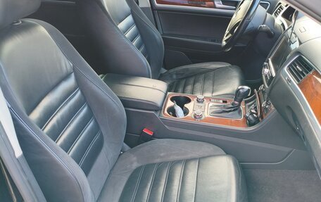 Volkswagen Touareg III, 2011 год, 1 880 000 рублей, 9 фотография