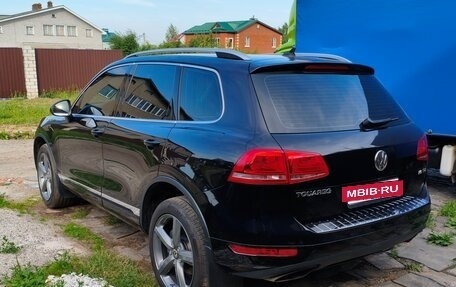 Volkswagen Touareg III, 2011 год, 1 880 000 рублей, 3 фотография