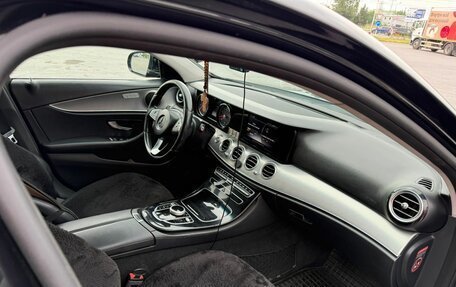 Mercedes-Benz E-Класс, 2017 год, 2 200 000 рублей, 7 фотография