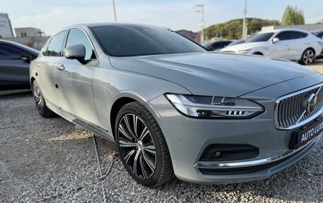 Volvo S90 II рестайлинг, 2024 год, 5 650 000 рублей, 3 фотография