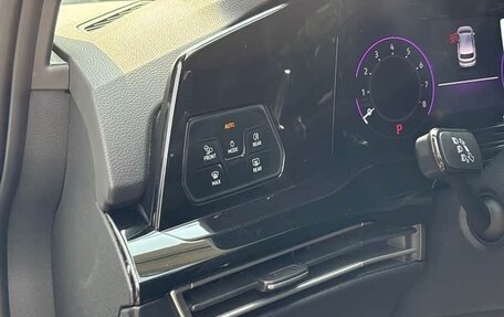 Volkswagen Golf VIII, 2022 год, 1 690 098 рублей, 8 фотография