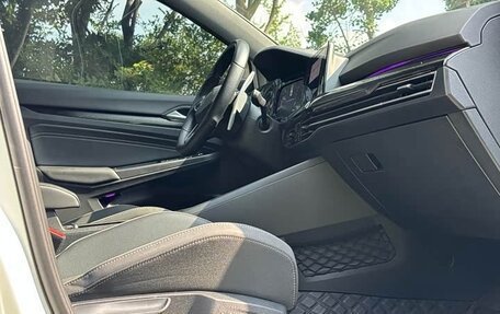 Volkswagen Golf VIII, 2022 год, 1 690 098 рублей, 13 фотография