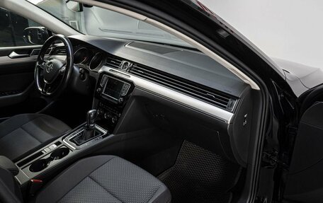 Volkswagen Passat B8 рестайлинг, 2017 год, 2 095 000 рублей, 15 фотография