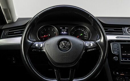 Volkswagen Passat B8 рестайлинг, 2017 год, 2 095 000 рублей, 18 фотография
