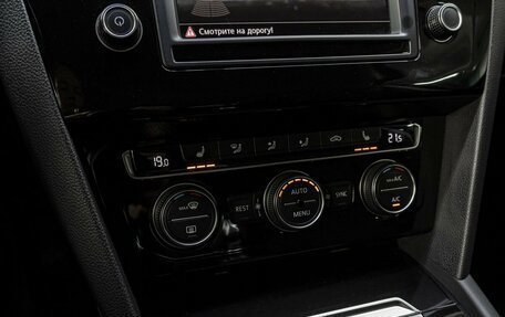 Volkswagen Passat B8 рестайлинг, 2017 год, 2 095 000 рублей, 21 фотография