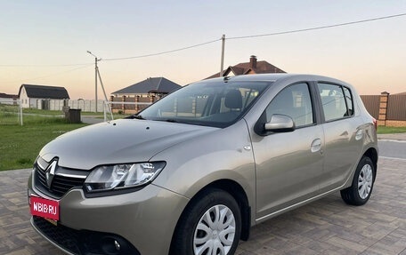 Renault Sandero II рестайлинг, 2015 год, 743 000 рублей, 1 фотография