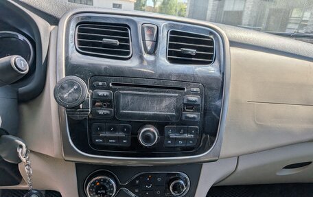 Renault Logan II, 2015 год, 440 000 рублей, 4 фотография