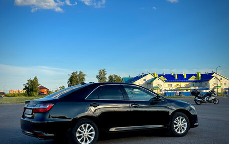 Toyota Camry, 2017 год, 2 000 000 рублей, 4 фотография