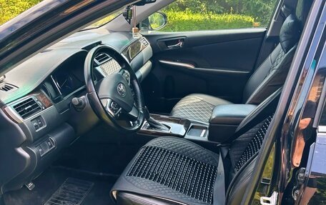 Toyota Camry, 2017 год, 2 000 000 рублей, 9 фотография