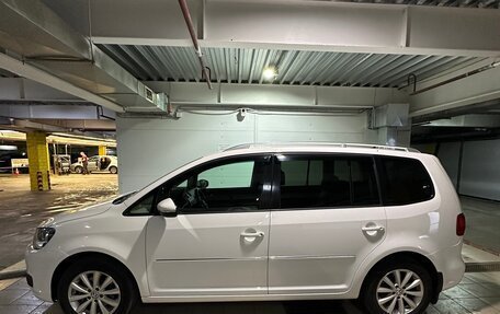 Volkswagen Touran III, 2012 год, 1 170 000 рублей, 2 фотография