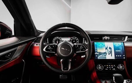 Jaguar F-Pace, 2021 год, 7 990 000 рублей, 17 фотография