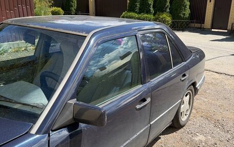 Mercedes-Benz E-Класс, 1993 год, 350 000 рублей, 6 фотография