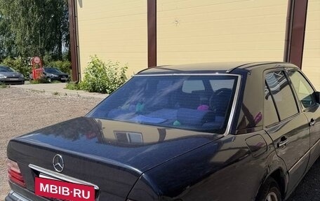 Mercedes-Benz E-Класс, 1993 год, 350 000 рублей, 2 фотография