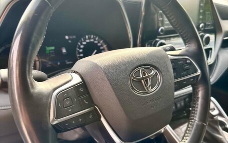 Toyota Highlander, 2021 год, 4 900 000 рублей, 10 фотография
