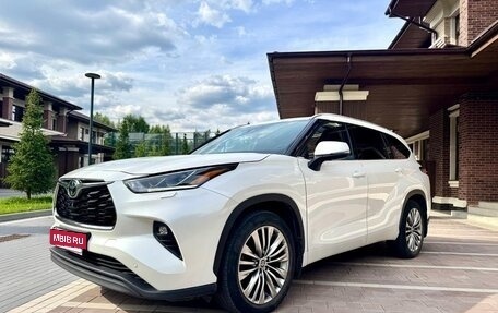 Toyota Highlander, 2021 год, 4 900 000 рублей, 3 фотография