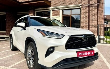 Toyota Highlander, 2021 год, 4 900 000 рублей, 8 фотография