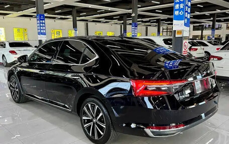 Skoda Superb III рестайлинг, 2023 год, 2 300 000 рублей, 4 фотография