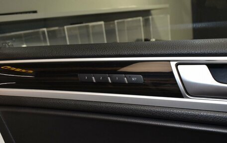Volkswagen Touareg III, 2017 год, 3 369 000 рублей, 16 фотография