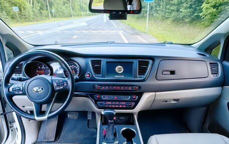 KIA Carnival III, 2019 год, 1 800 000 рублей, 6 фотография