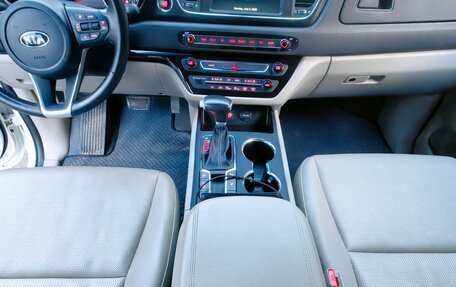 KIA Carnival III, 2019 год, 1 800 000 рублей, 9 фотография